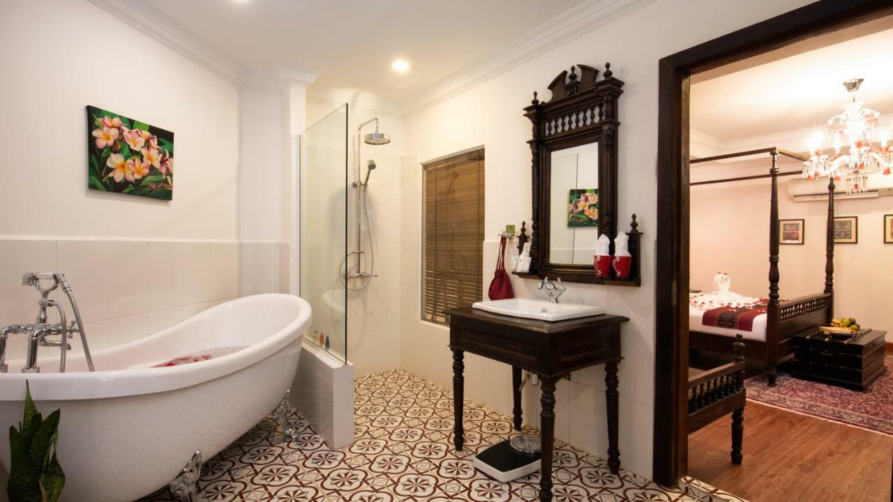 Mane Colonial Classic Siem Reap Rom bilde
